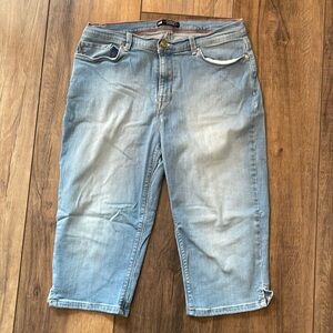 Lee Modern Series Midrise Fit jean capri, sz 12
